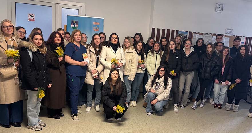 Cvjetovima mimoza i žutim balonima u našičkoj bolnici obilježen Dan mimoza Nacionalni dan borbe protiv raka vrata maternice